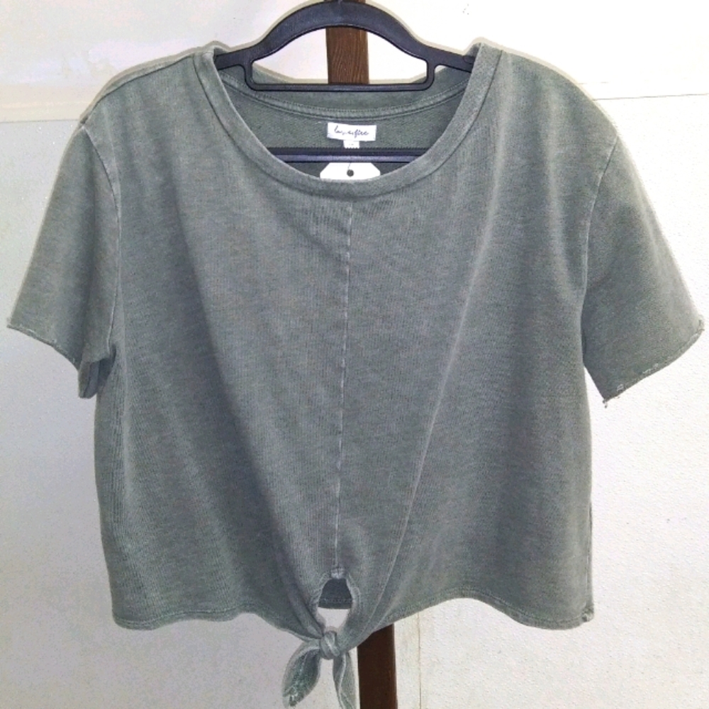Distressed cropped olive tee